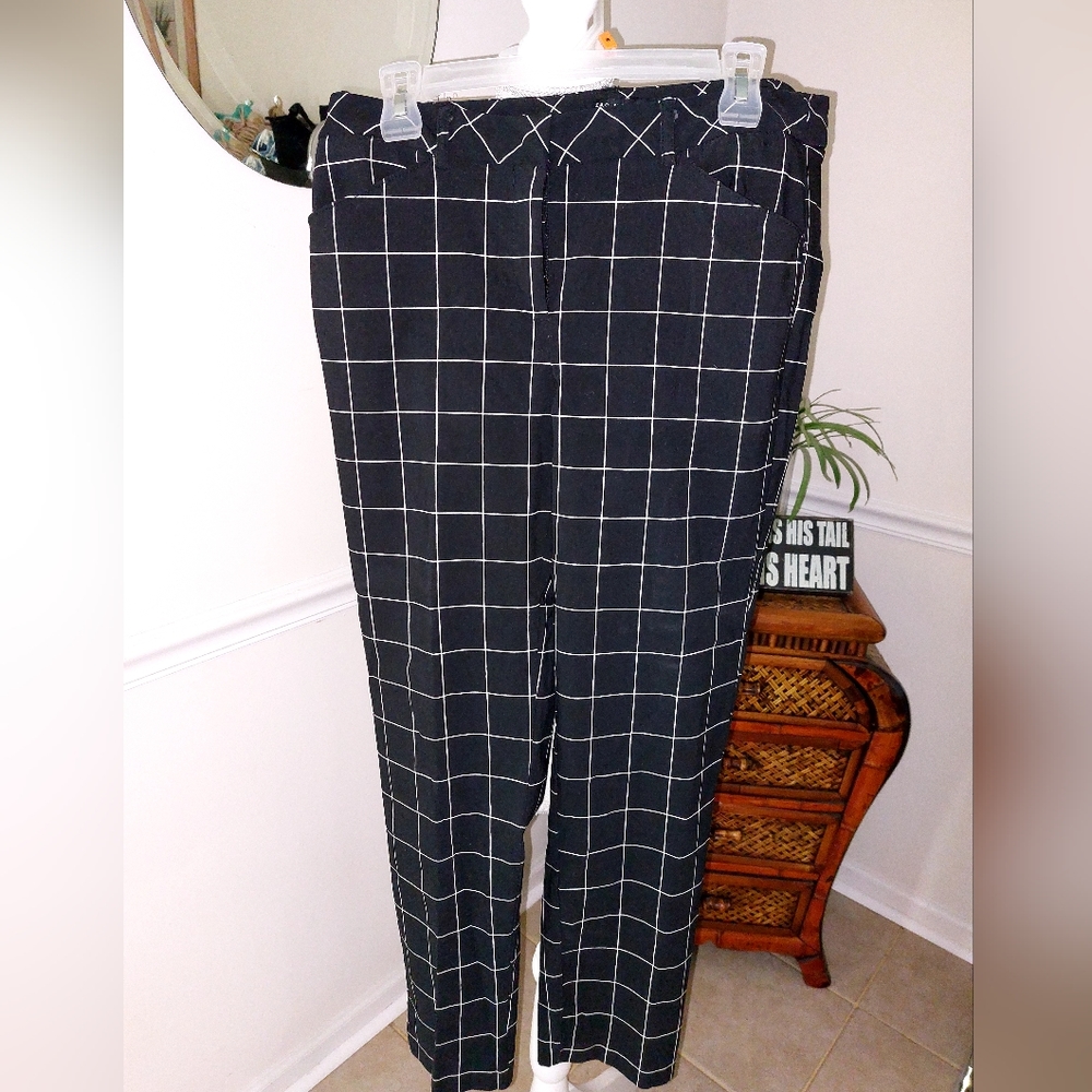 FINAL BLOW OUT! Womens Zac & Rachel grid pants - Picture 4 of 9